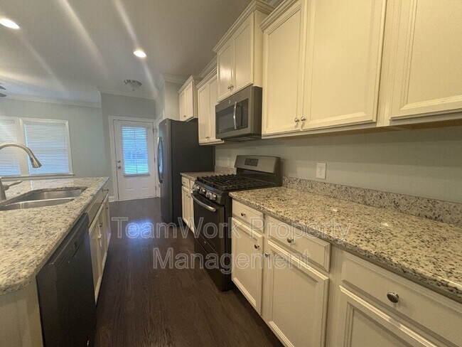 Building Photo - 4221 Scharite St