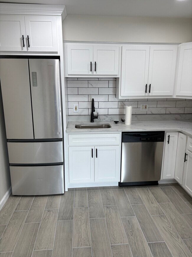 Foto del edificio - 4334 Arrow Tree Dr