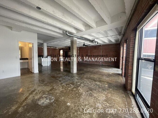 Foto del edificio - 105 Barnes Ave-A
