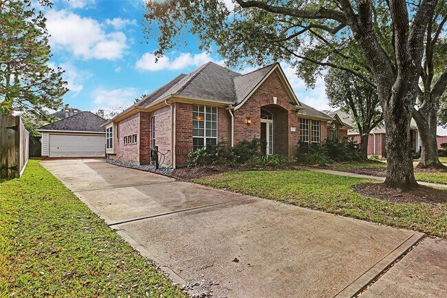 Foto del edificio - 614 Airybrook Ln