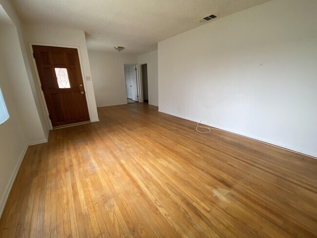 Building Photo - 13750 S Archibald Ave