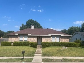 Building Photo - 136 Heather Glen Dr