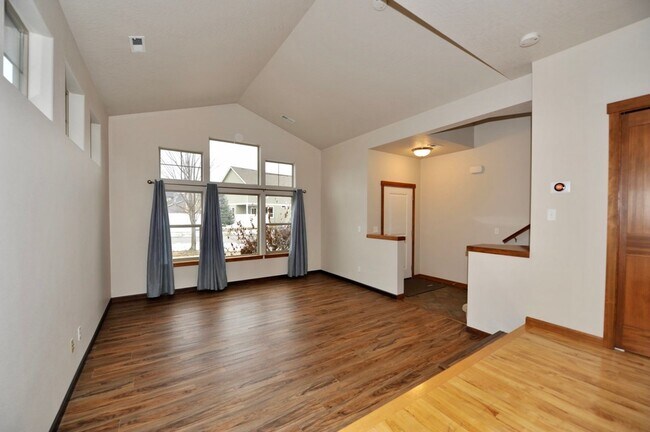 Foto del edificio - Coeur d'Alene Place Community 3 bed 2.5 ba...