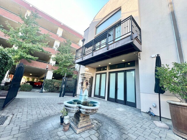 Foto del edificio - 527 Mendocino Ave