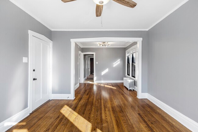 Foto del edificio - 5761 N Elston Ave