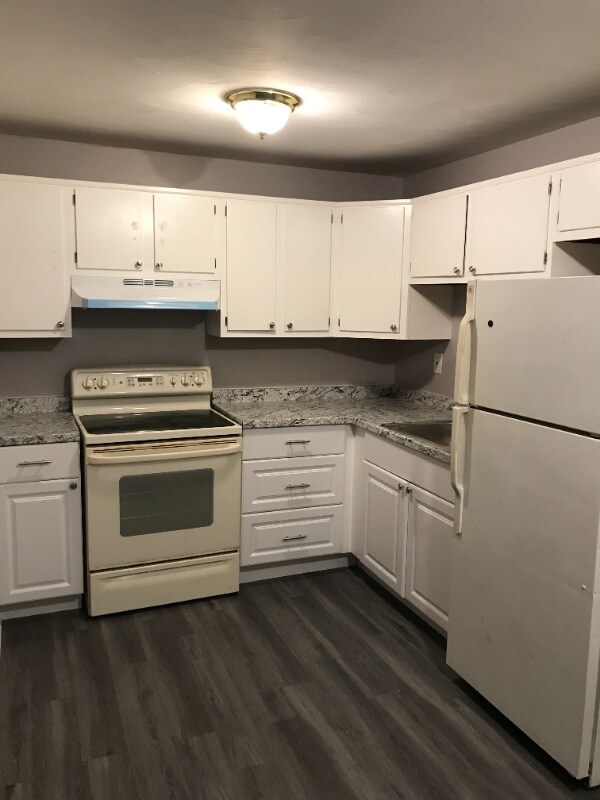 Primary Photo - 185 Barker St