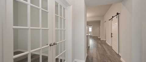 Foto del edificio - 1736 Star Fleet Dr