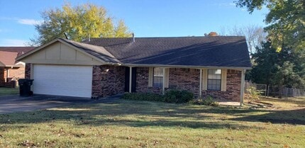 Building Photo - 1023 Rutter Rd
