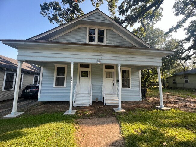 Foto del edificio - Section 8/Housing Voucher Accepted. First ...