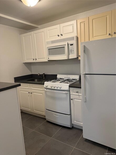 Foto del edificio - 83-21 Lefferts Blvd