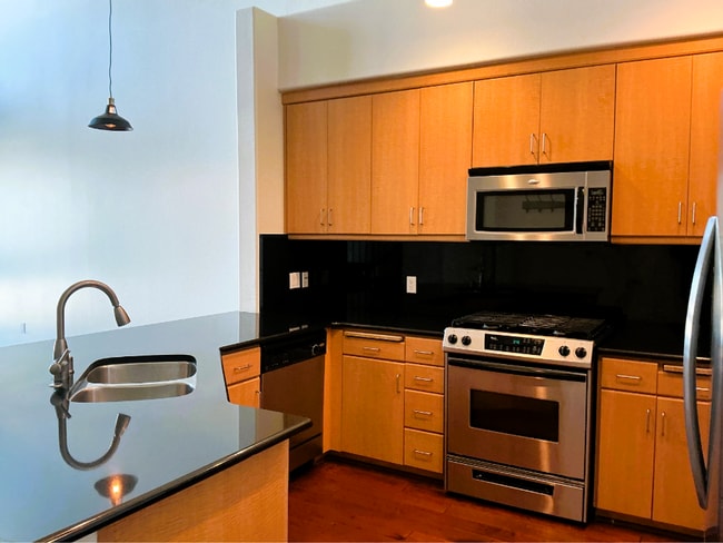 Building Photo - Bright & Modern 1-Bedroom Condo Near Dublin BART and Hacienda Crossings