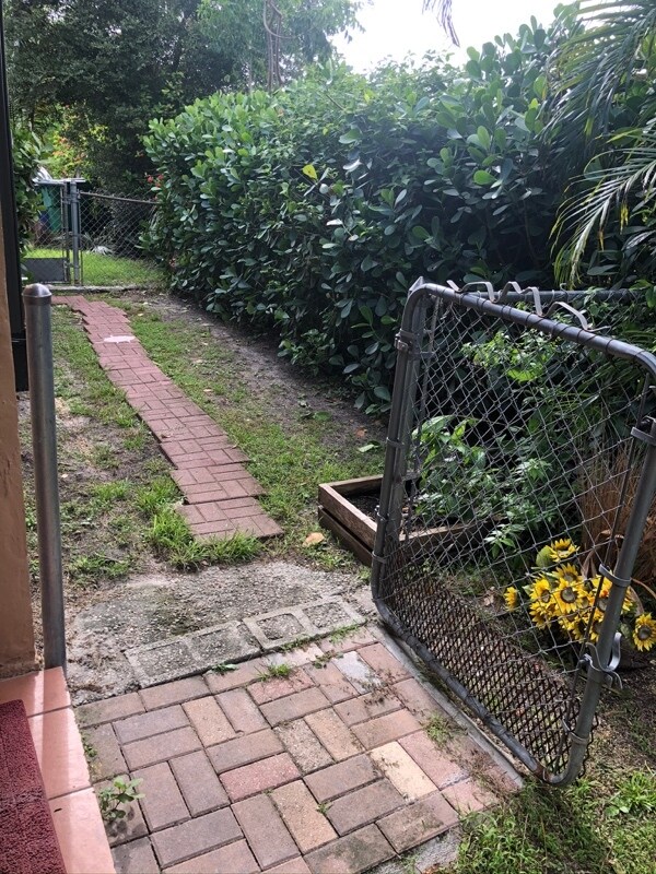 Foto del edificio - 1715 SW 67th Ct
