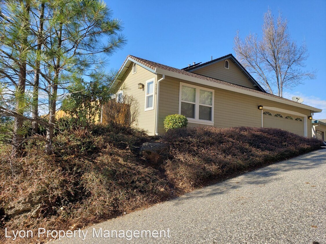 Foto principal - 3 br, 2 bath House - 306 Canyon Creek Drive