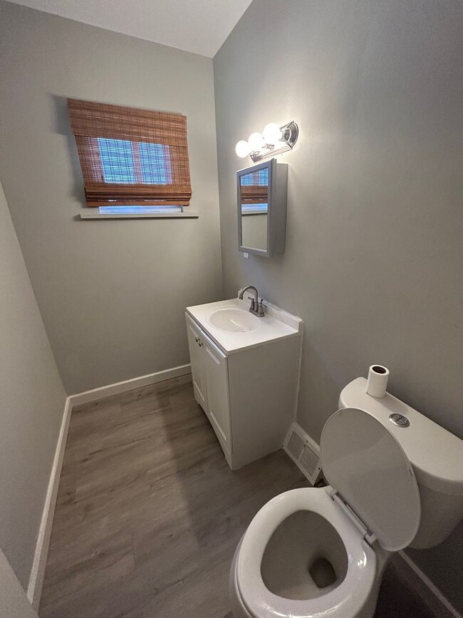 Foto del edificio - Charming 3-Bedroom Property in Prime Location