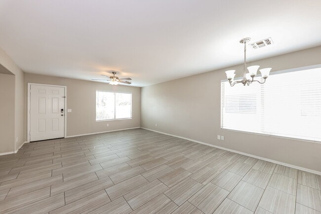 Building Photo - 9246 N 86th Ave
