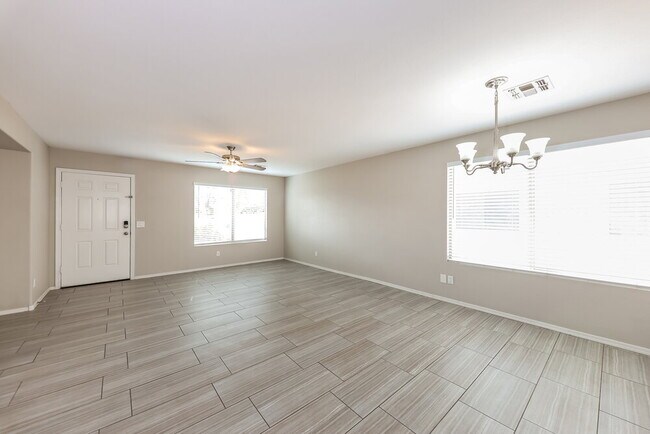 Foto del edificio - 9246 N 86th Ave