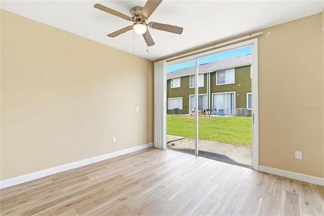 Building Photo - 623 Coconut Palm Way