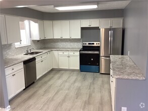 Building Photo - 4650 Markwood Dr
