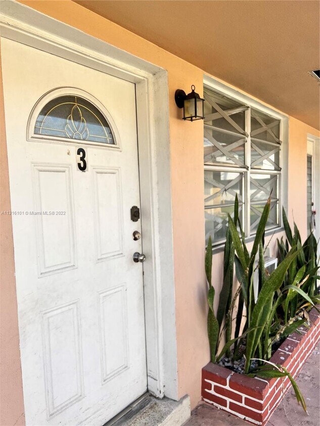 16120 NE 19th Ct Unit 3, North Miami Beach, FL 33162 Room for Rent in