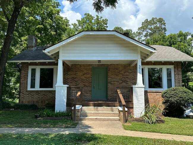 Building Photo - 371 Old Hendersonville Highway