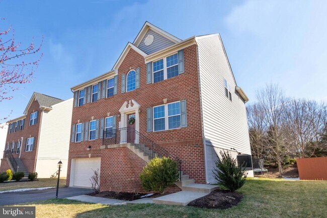 Building Photo - 7629 Hamelin Ln