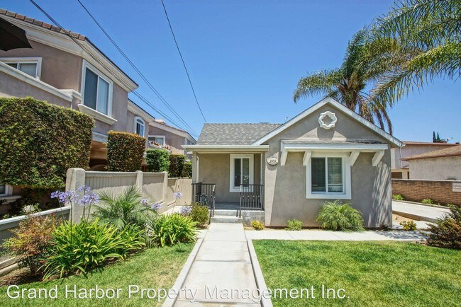 Building Photo - 2613 Rockefeller Ln