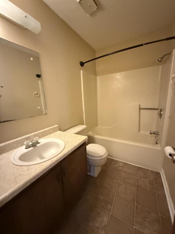 Building Photo - 1238 Clear Ridge Ln