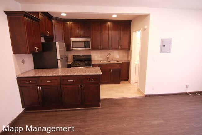 Building Photo - 1 W 2nd St