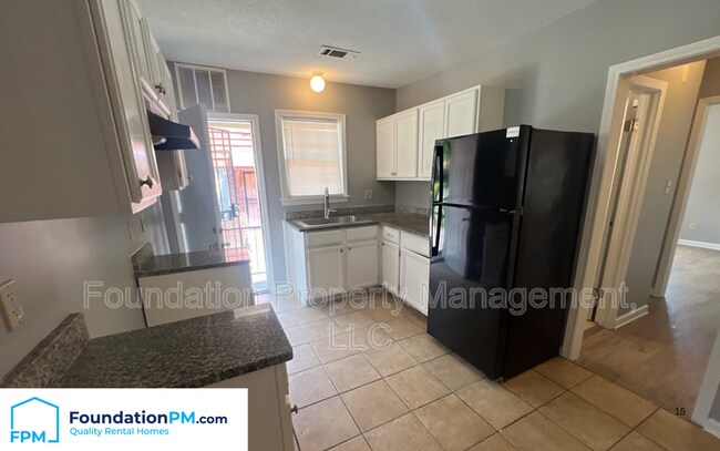 Foto del edificio - 1817 Netherwood Ave