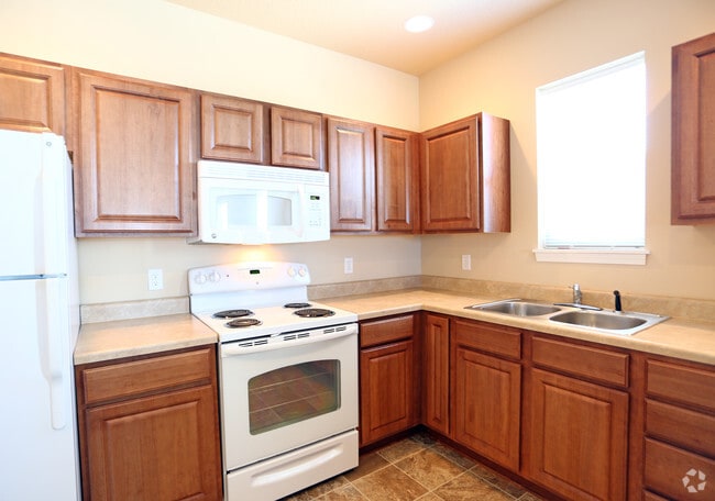 Kitchen - Pointe 28