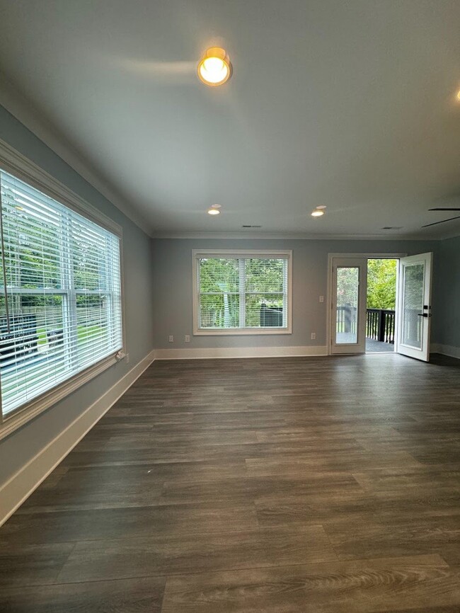 Building Photo - ???? Brand New 3BR/2.5BA Townhome for Rent...