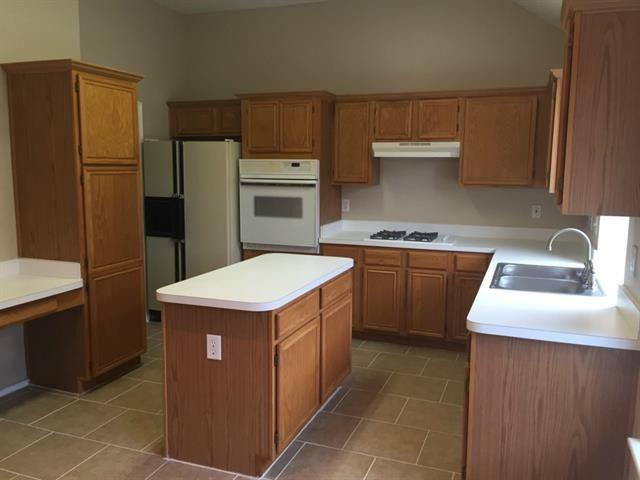 Building Photo - 708 Gentry Dr