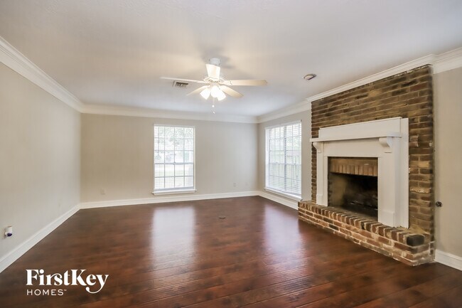 Building Photo - 461 Stephen F Austin Dr