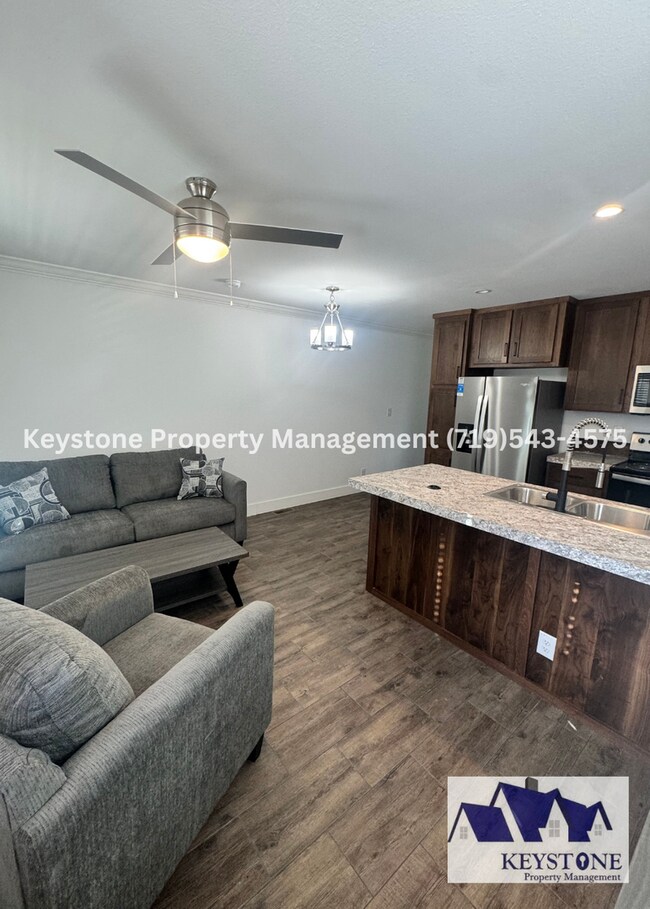 Foto del edificio - 632-634 Edna Ln