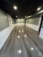 Building Photo - 205 Shady Oak Ln