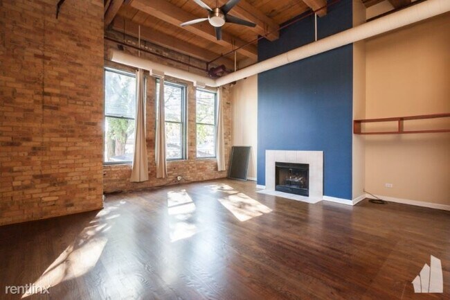 Foto del edificio - 1733 W Irving Park Rd