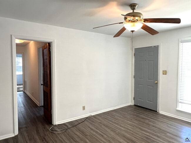 Building Photo - 3347 Thunderbird Rd