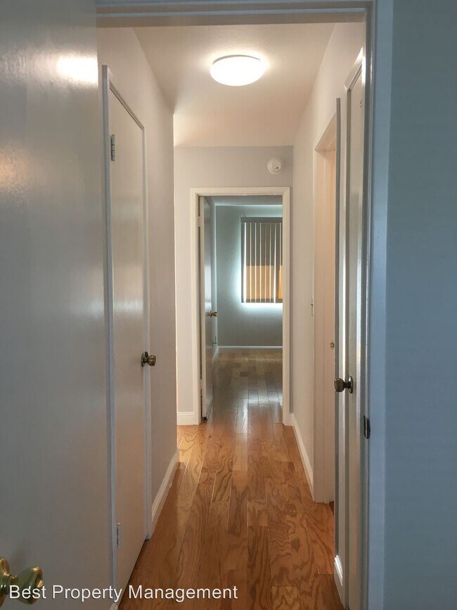 Building Photo - 2 br, 1 bath House - 4700 Valencia Way