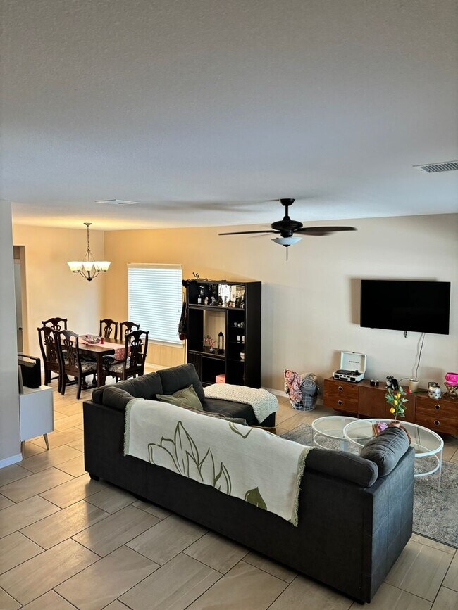 Foto del edificio - HOME FOR RENT IN THE UPPER VALLEY IN WEST EL PASO