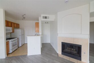 Building Photo - 7151 S Durango Dr