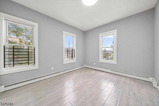 Building Photo - 385 Highland Ave