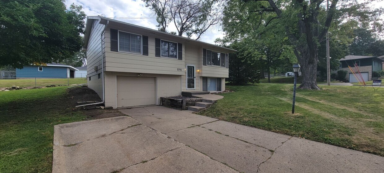 Primary Photo - Great Jordan Park Neighborhood 3 Bedroom 1...