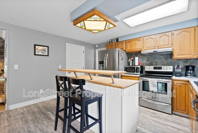 Foto del edificio - 7788 SE Thompson Rd