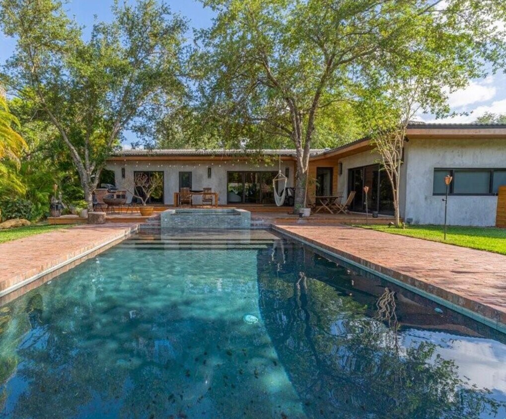 Foto principal - 105 NW 92nd St