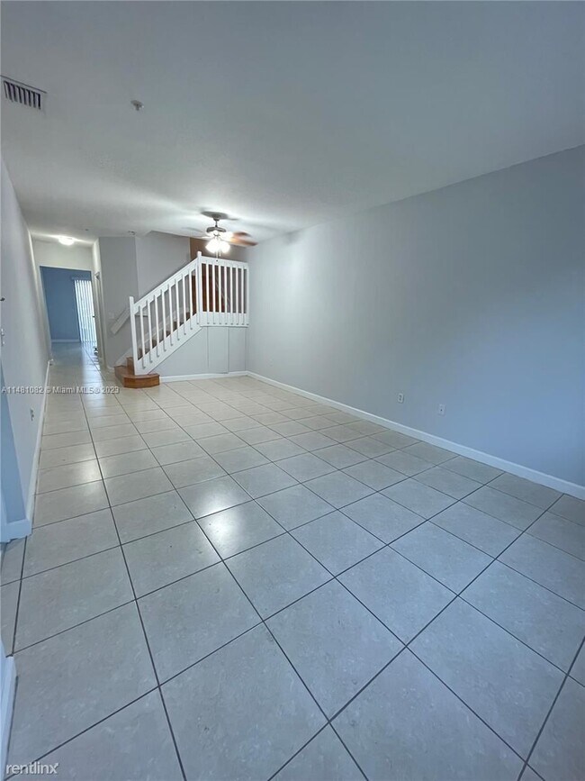 Foto del edificio - 2 br, 2.5 bath House - 17650 NW 73rd Ave #...