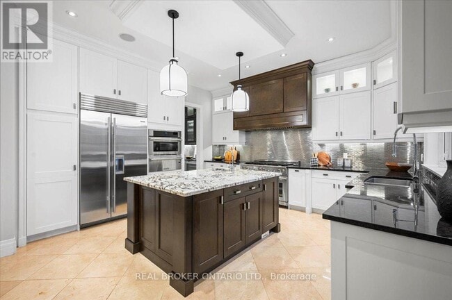 Building Photo - 459 Deer Ridge Dr
