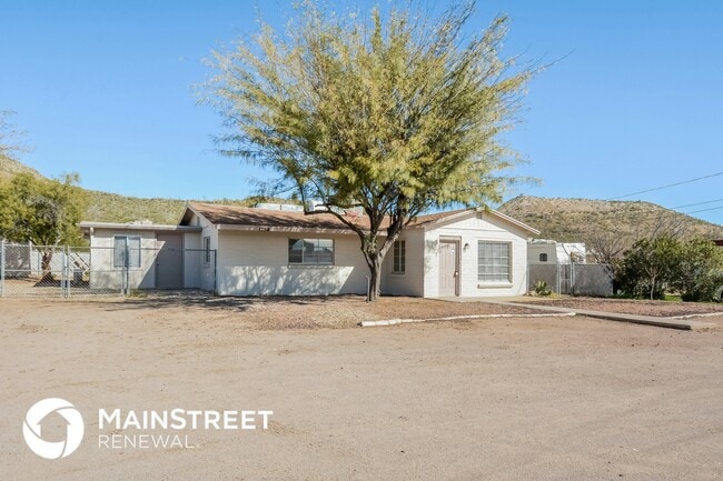 Building Photo - 1754 W Pueblo Vista Blvd