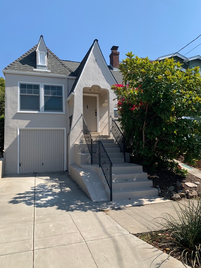 Building Photo - 511 Pomona Avenue