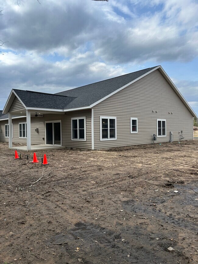 Foto del edificio - 1112 Reserve St N