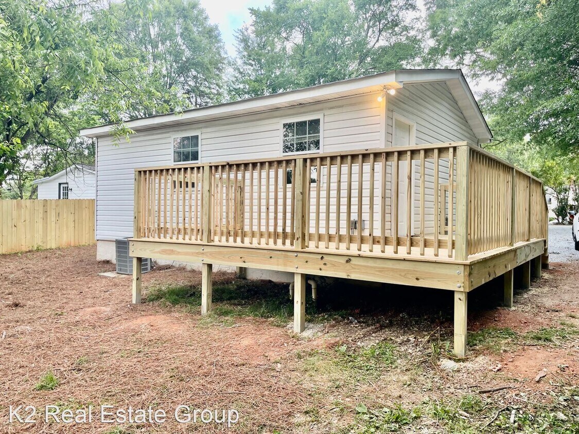 Primary Photo - 1 br, 1 bath House - 221 Armour Street Unit B